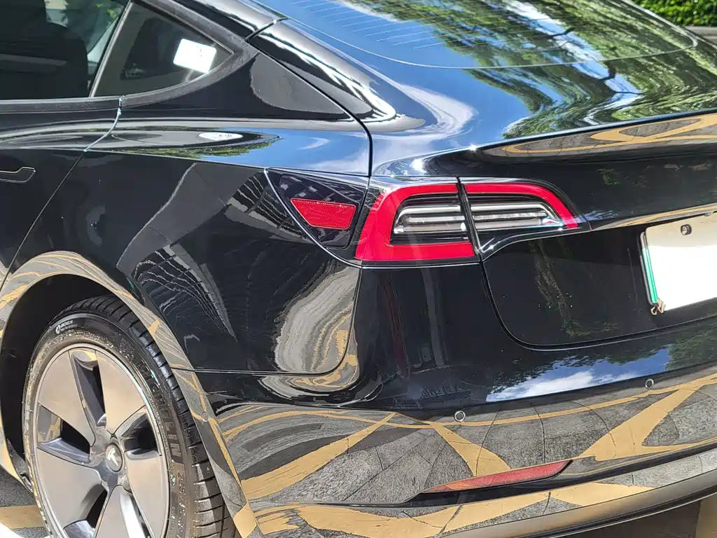 Tesla Model 3 — миниатюра 19