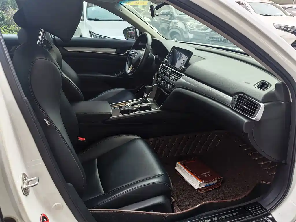 Honda Accord — миниатюра 18