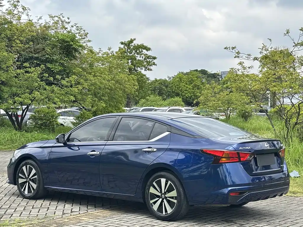 Nissan Teana — миниатюра 7