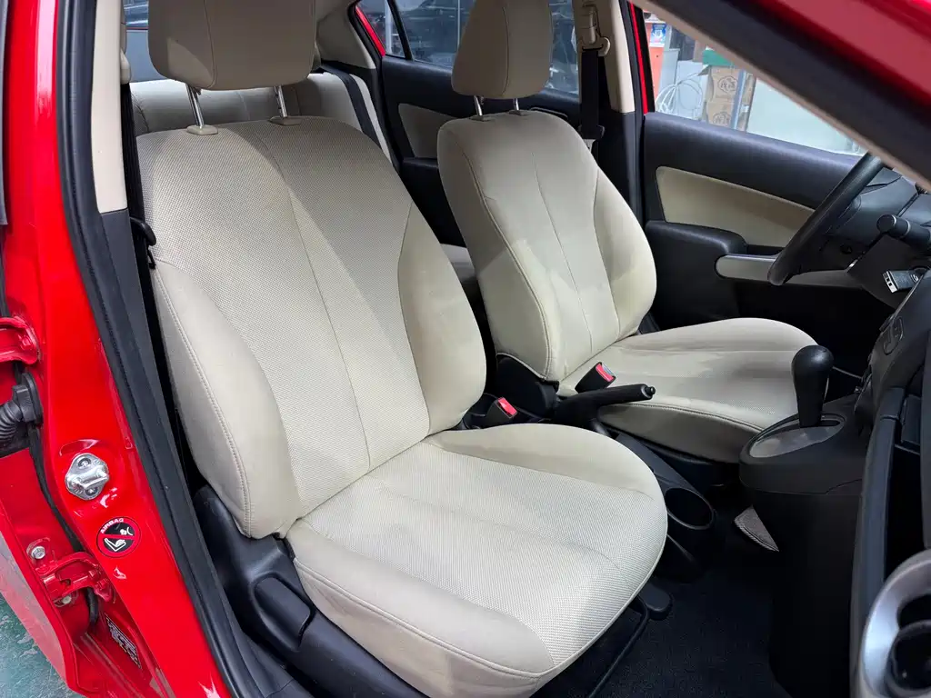 Mazda 2 — миниатюра 8