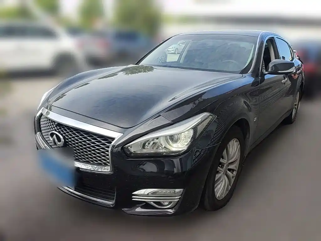 Infiniti Q70