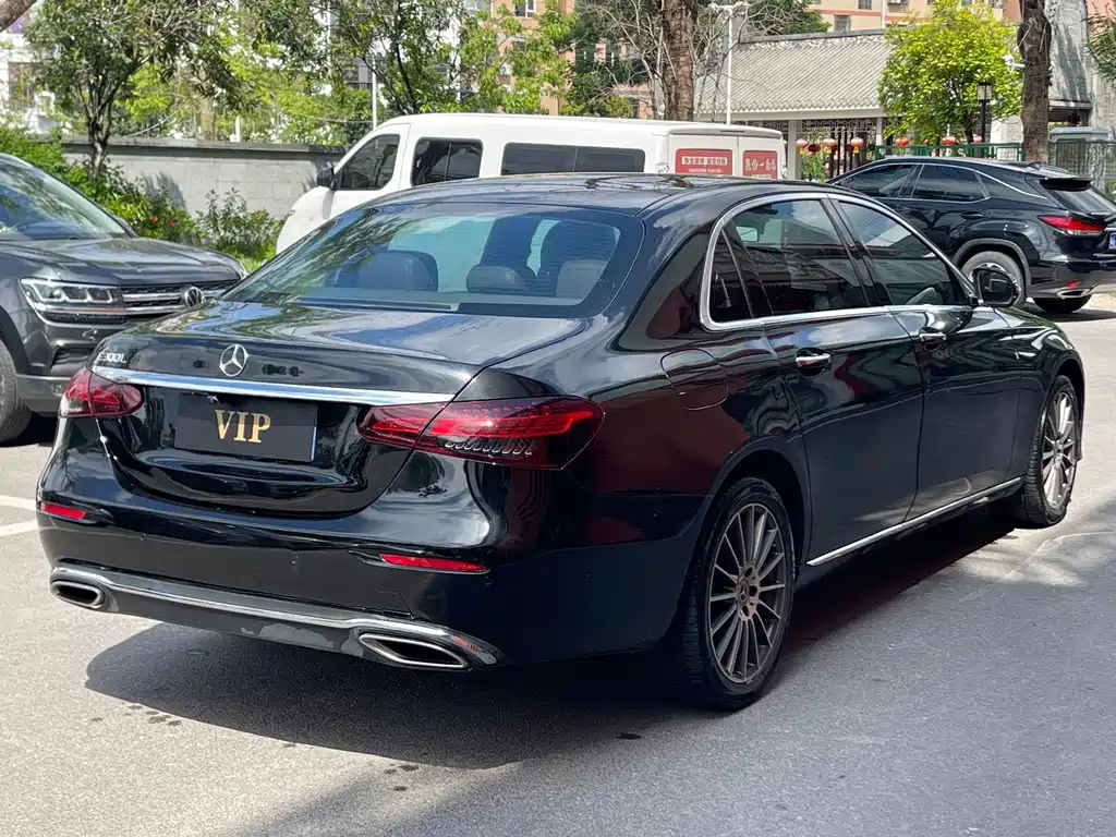 Mercedes-Benz E-Class — миниатюра 4