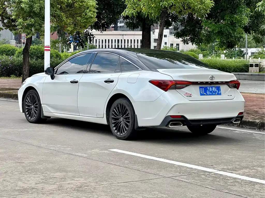 Toyota Avalon — миниатюра 3