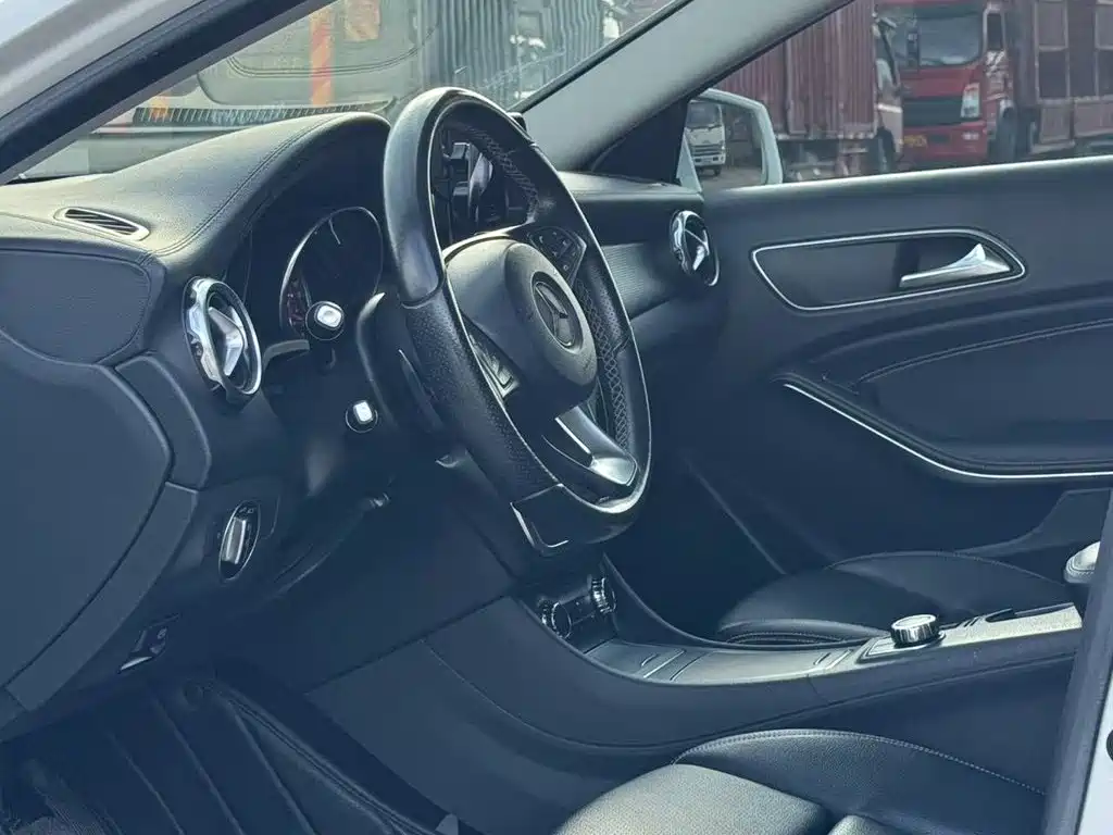 Mercedes-Benz GLA — миниатюра 5