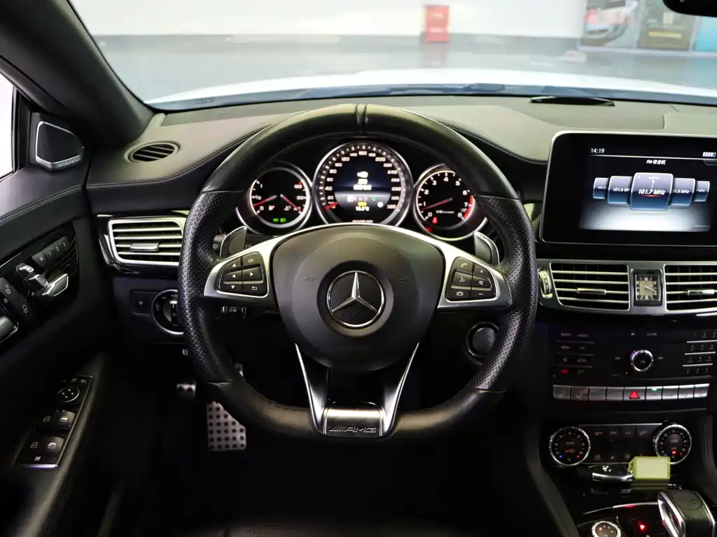 Mercedes-Benz CLS AMG — миниатюра 11