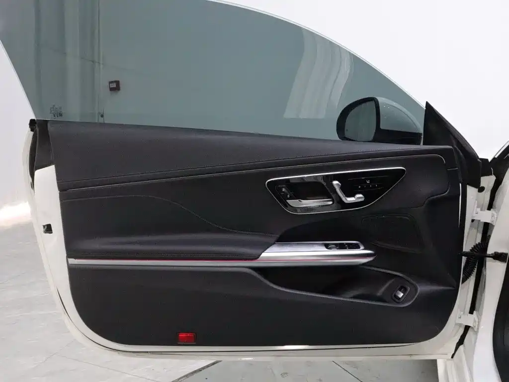 Mercedes-Benz CLE — миниатюра 10