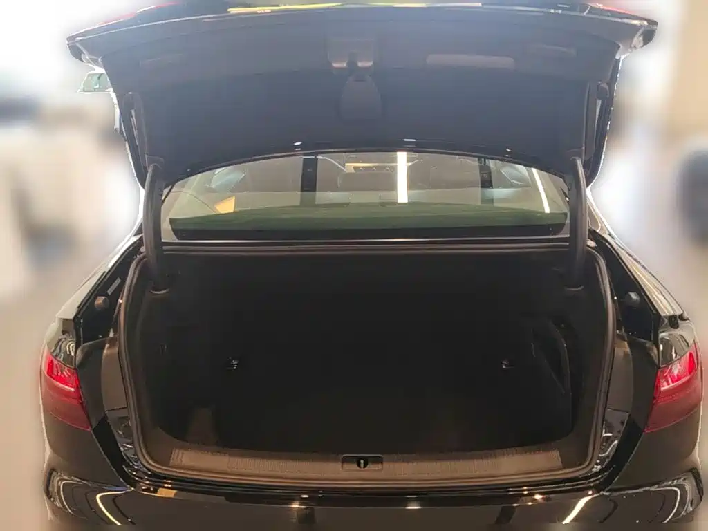 Audi A4L — миниатюра 24