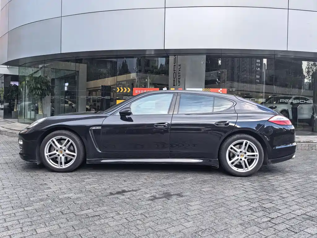 Porsche Panamera 2010 Panamera 4 3.6L
