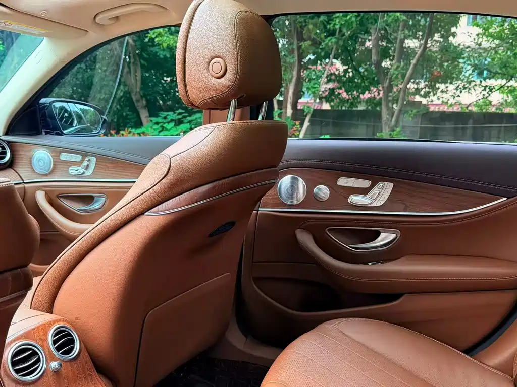 Mercedes-Benz E-Class — миниатюра 6