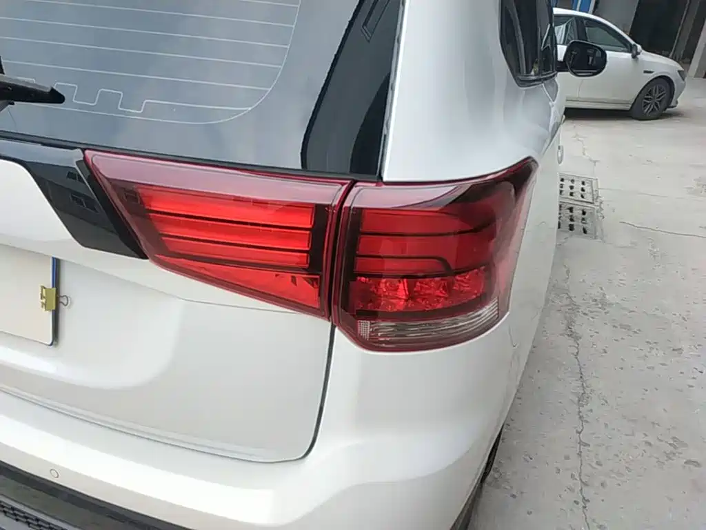 Mitsubishi Outlander — миниатюра 8