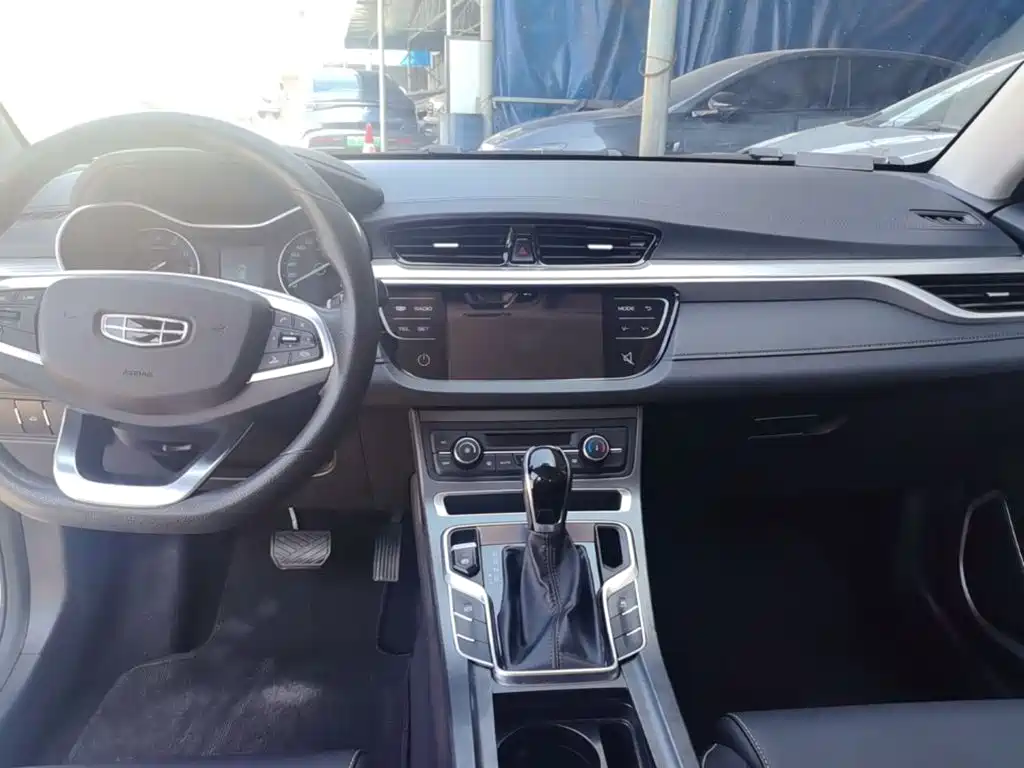 Geely Emgrand — миниатюра 5