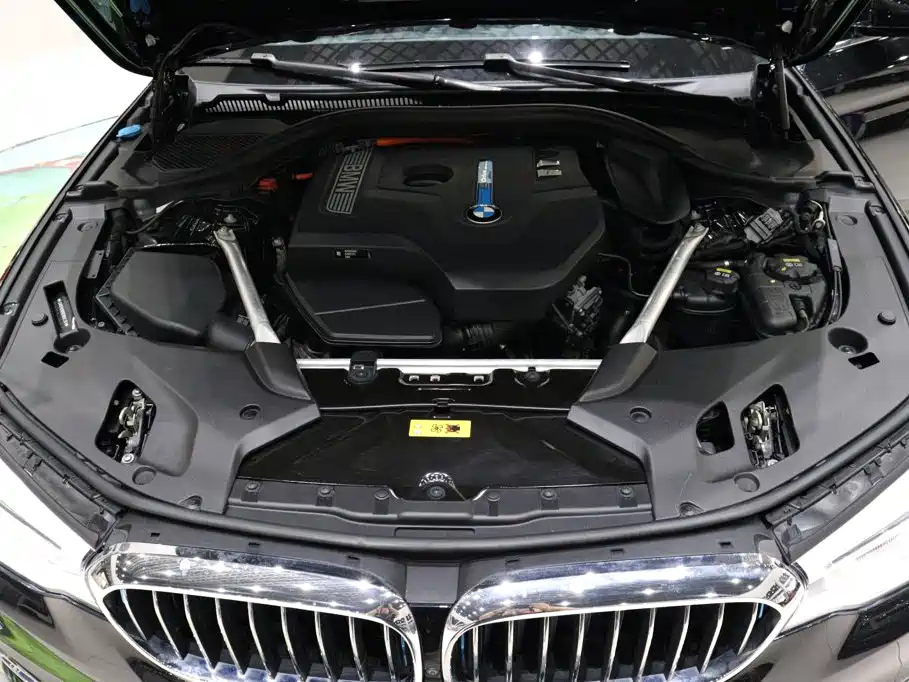 BMW 5 Series New Energy — миниатюра 26