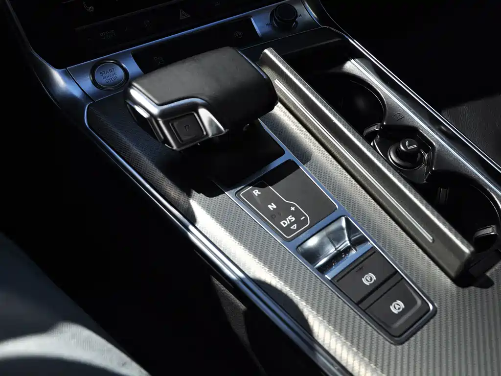 Audi A6L — миниатюра 12
