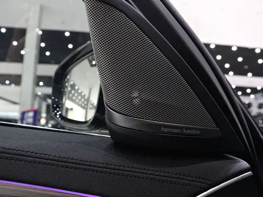 BMW 5 Series New Energy — миниатюра 20