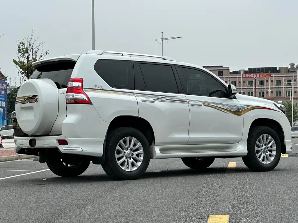 Toyota Land Cruiser Prado 2016 2.7L AT