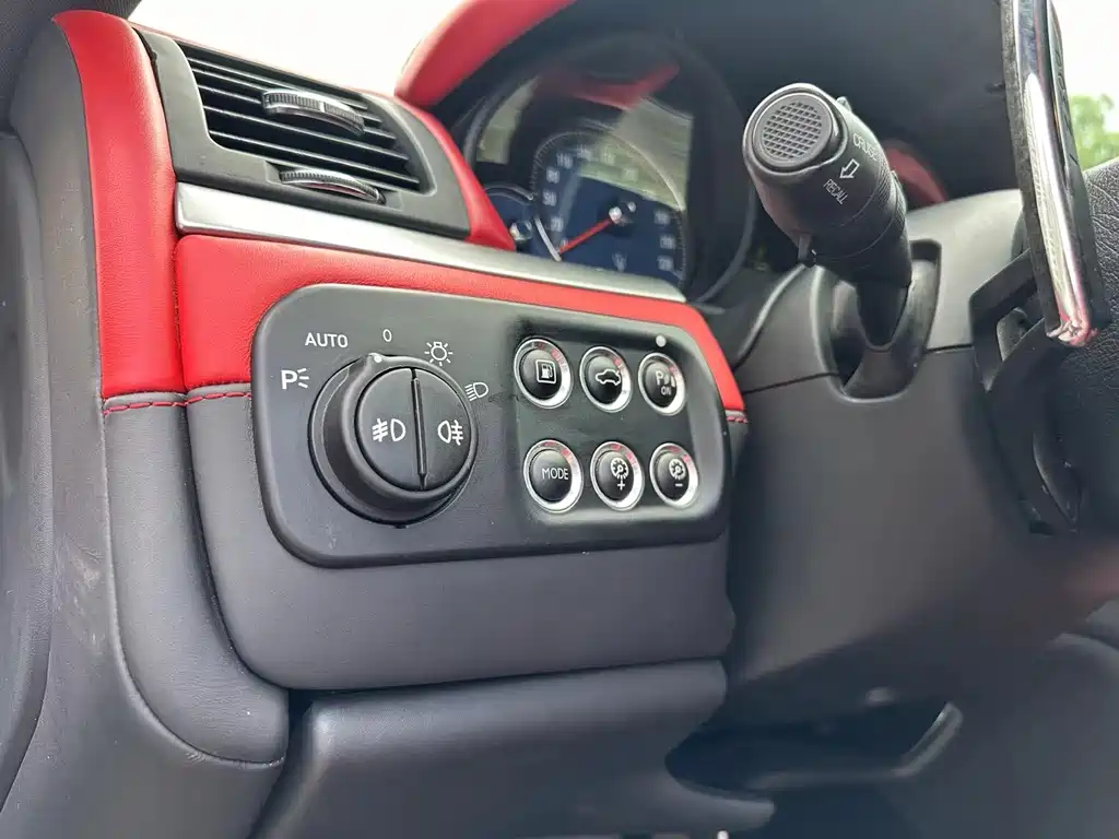 Maserati GranTurismo — миниатюра 8