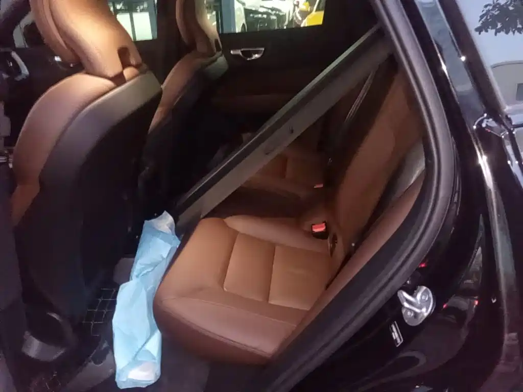 Volvo XC60 — миниатюра 13