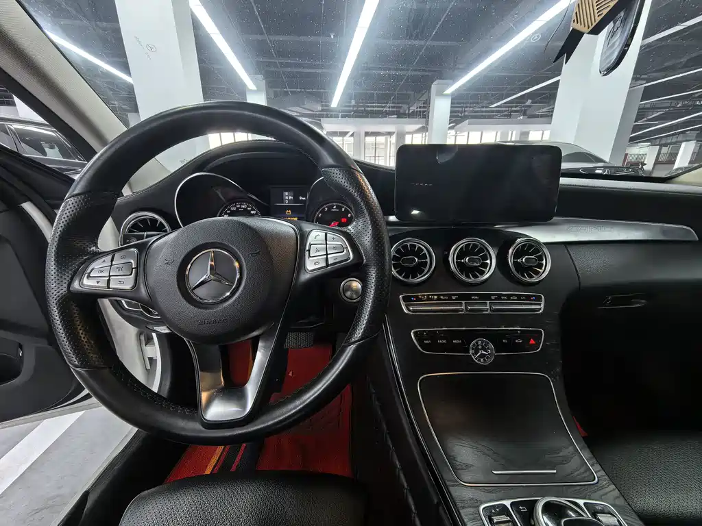 Mercedes-Benz C-Class — миниатюра 6
