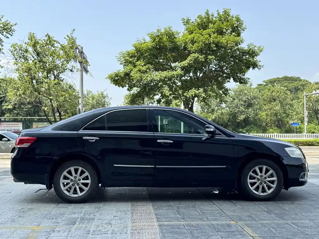 Toyota Camry — миниатюра 14