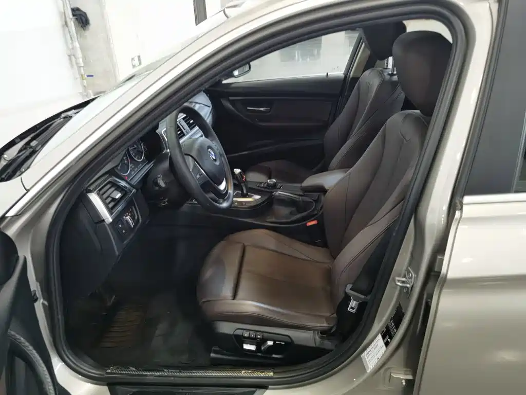 BMW 3 Series — миниатюра 10