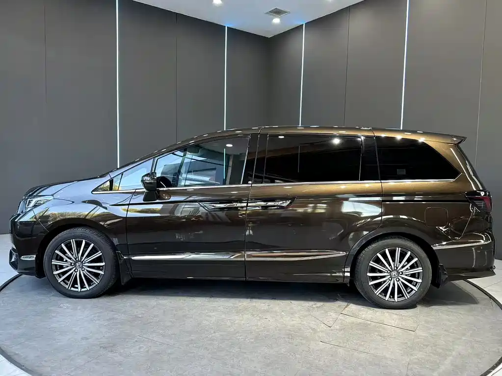 Honda Elysion — миниатюра 4