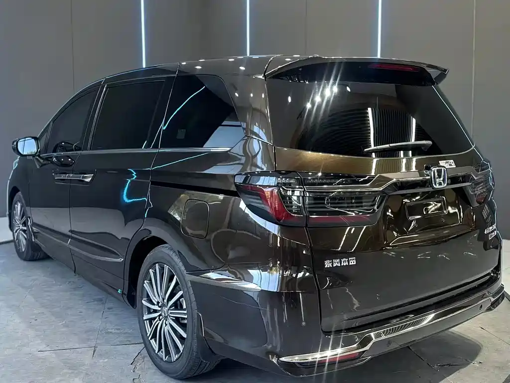 Honda Elysion — миниатюра 8