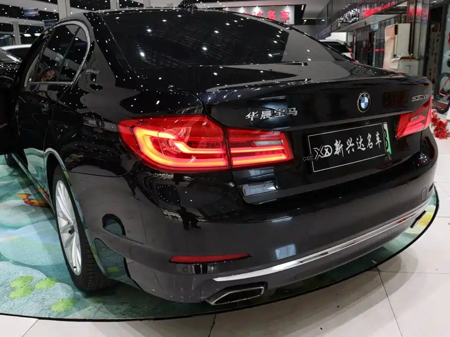BMW 5 Series New Energy — миниатюра 24