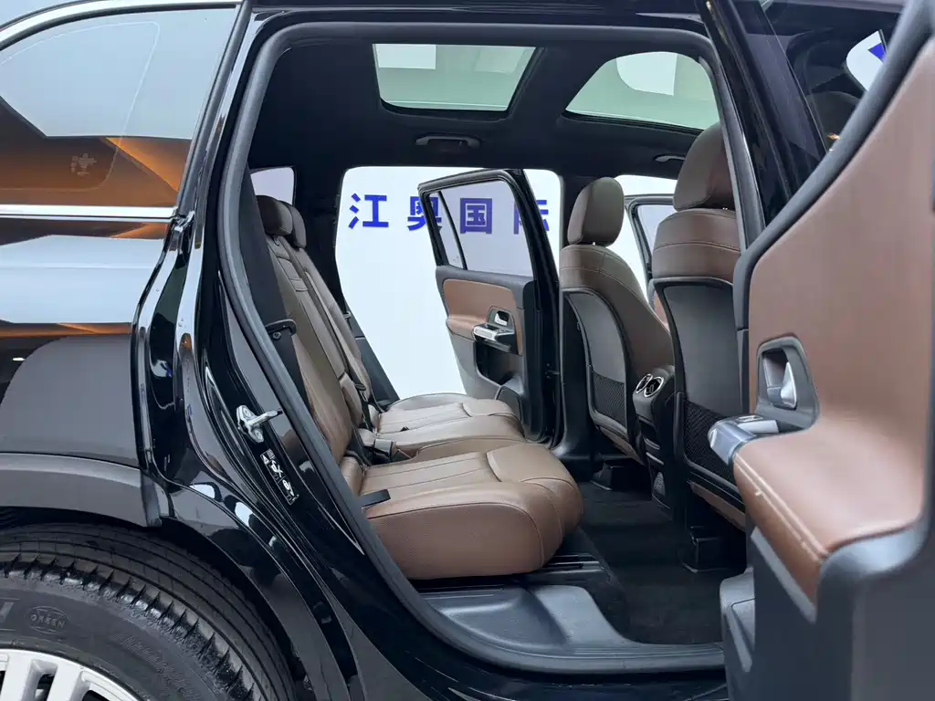 Mercedes-Benz GLB — миниатюра 16