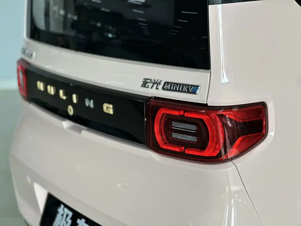 Wuling MINIEV — миниатюра 7