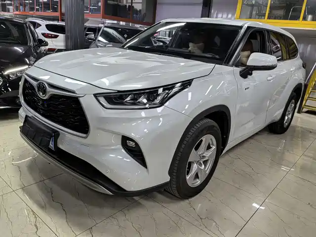 TOYOTA HIGHLANDER 2025
