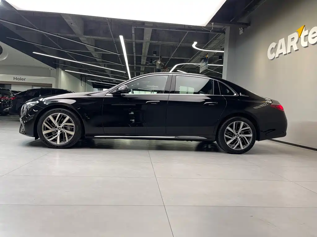 Mercedes-Benz E-Class — миниатюра 7