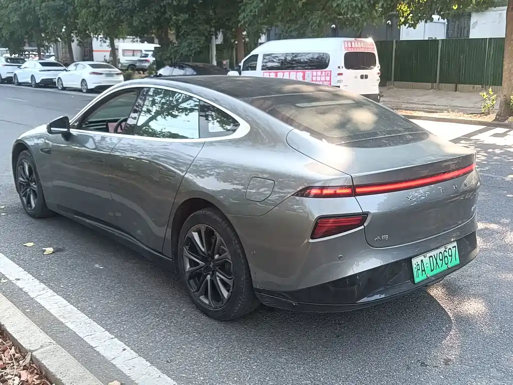 XPeng P7 — миниатюра 11