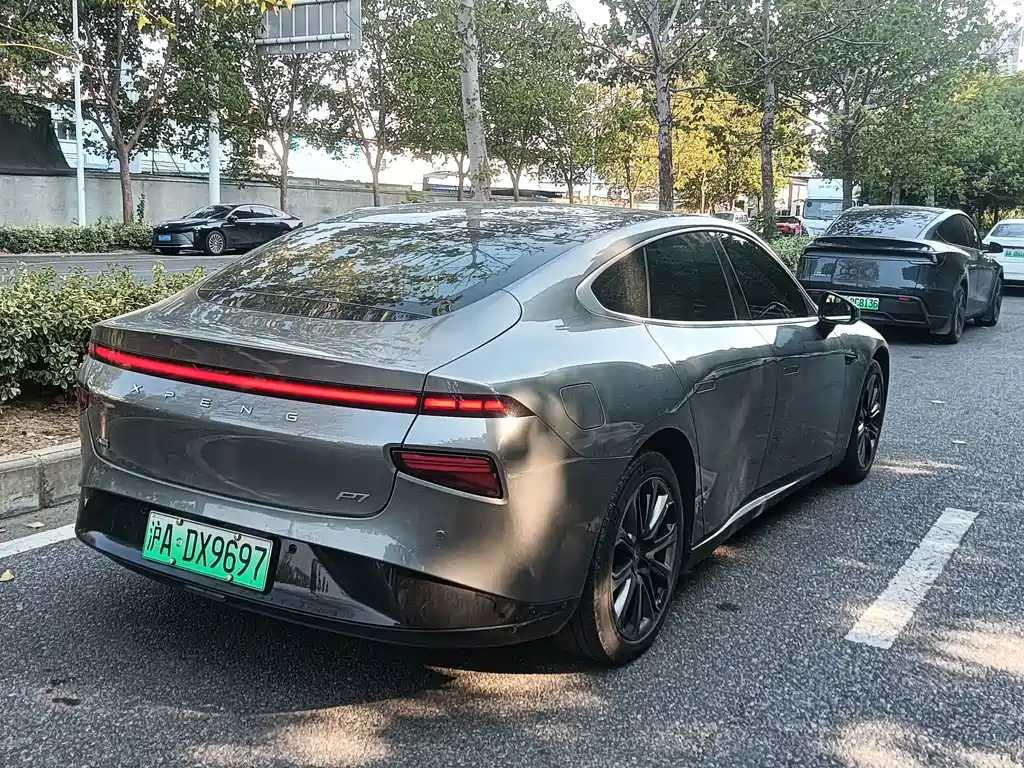 XPeng P7 — миниатюра 9