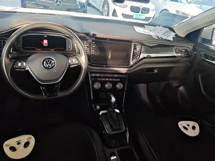 VOLKSWAGEN T ROC EXPLORING SONGS