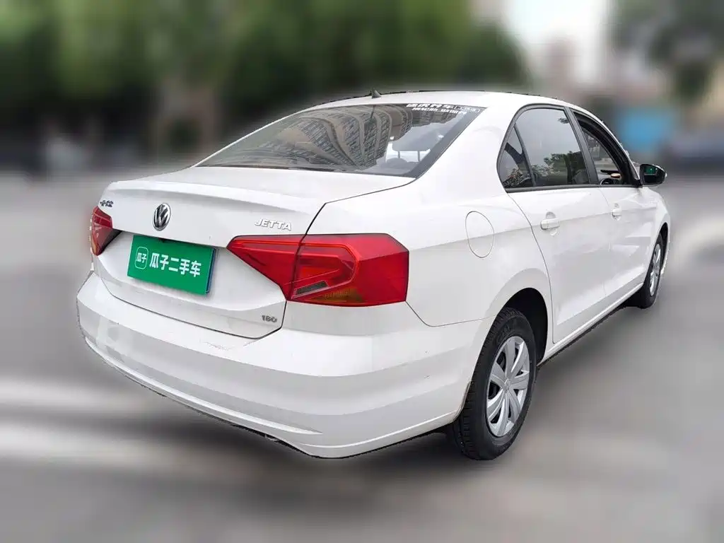 Volkswagen Jetta — миниатюра 4