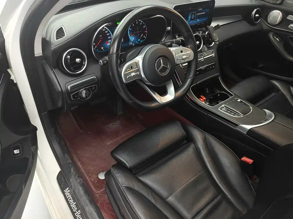 Mercedes-Benz C-Class — миниатюра 8