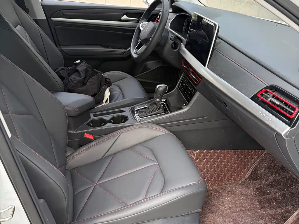Volkswagen Lavida — миниатюра 10
