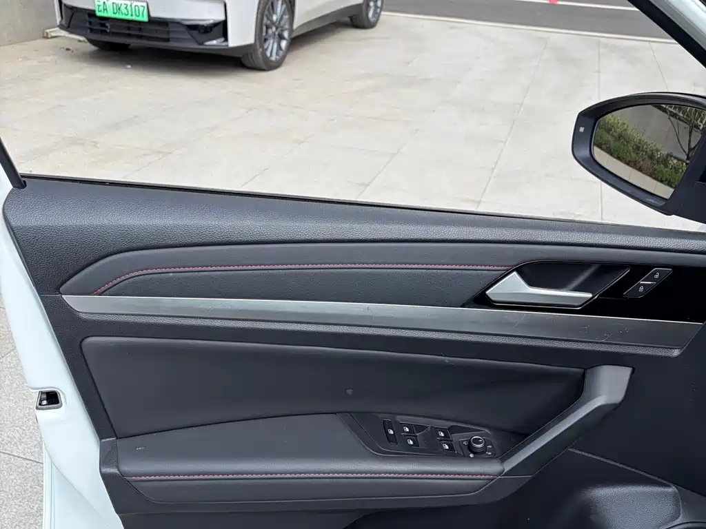 Volkswagen Lavida — миниатюра 4