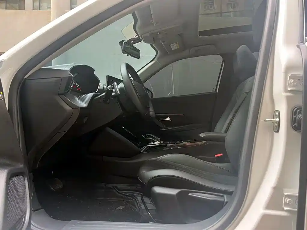 Peugeot 2008 — миниатюра 9