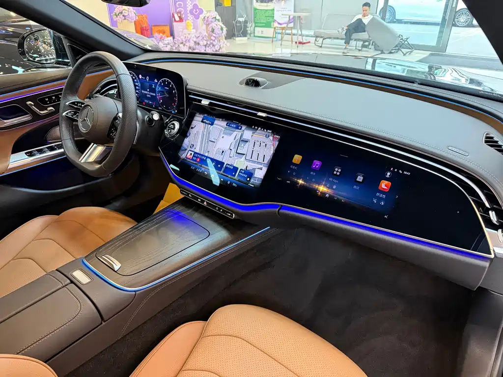 Mercedes-Benz E-Class — миниатюра 16