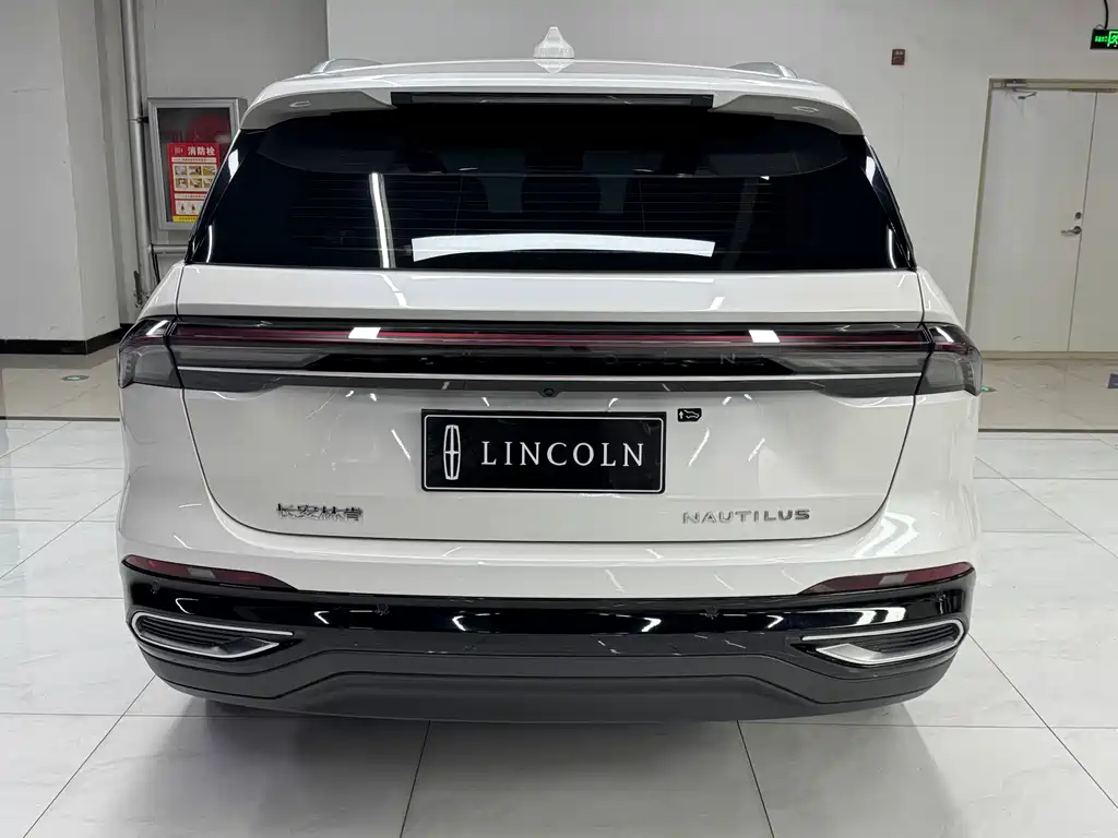 Lincoln Nautilus 2025 2.0T