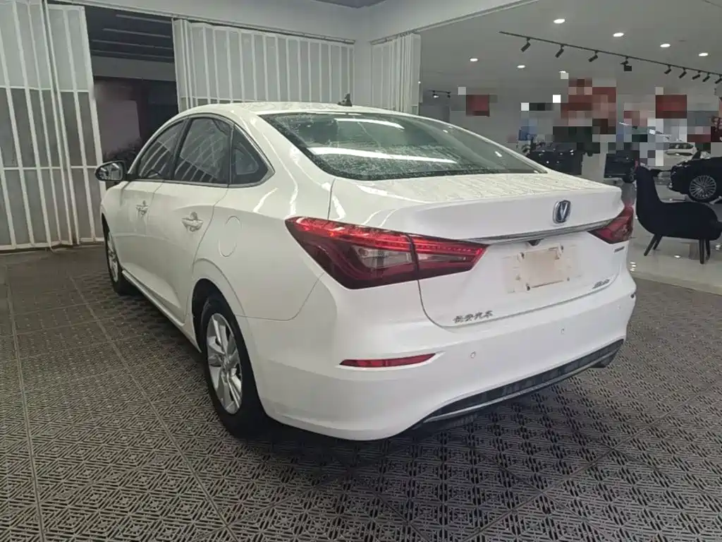 Changan Eado — миниатюра 5