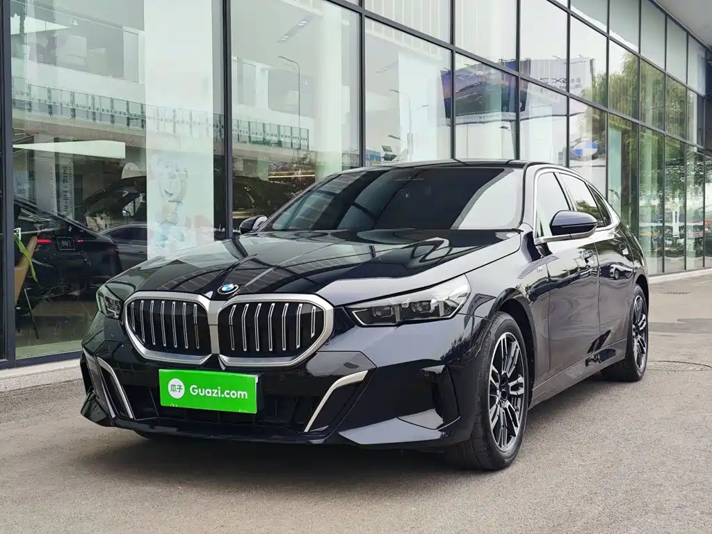 BMW 5 Series — миниатюра 2