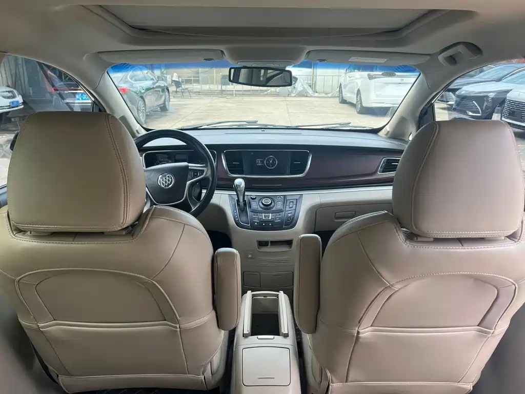 Buick GL8 — миниатюра 8