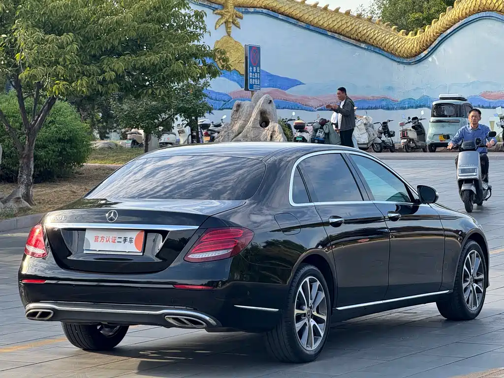 Mercedes-Benz E-Class — миниатюра 5