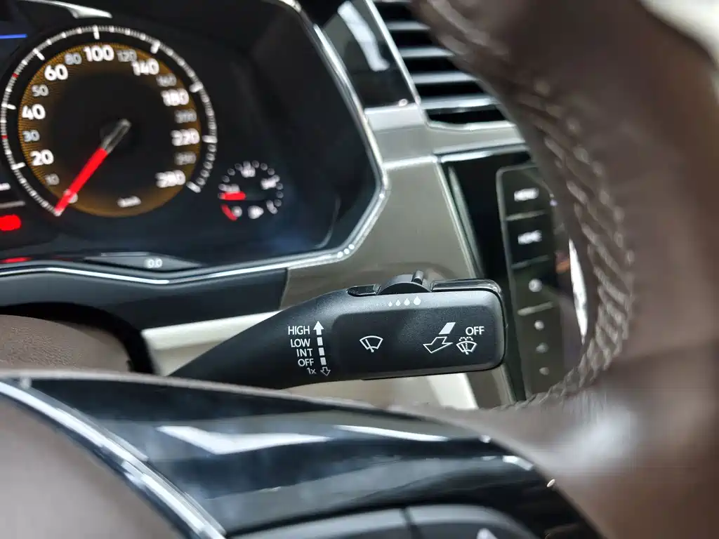 Volkswagen Phideon — миниатюра 14