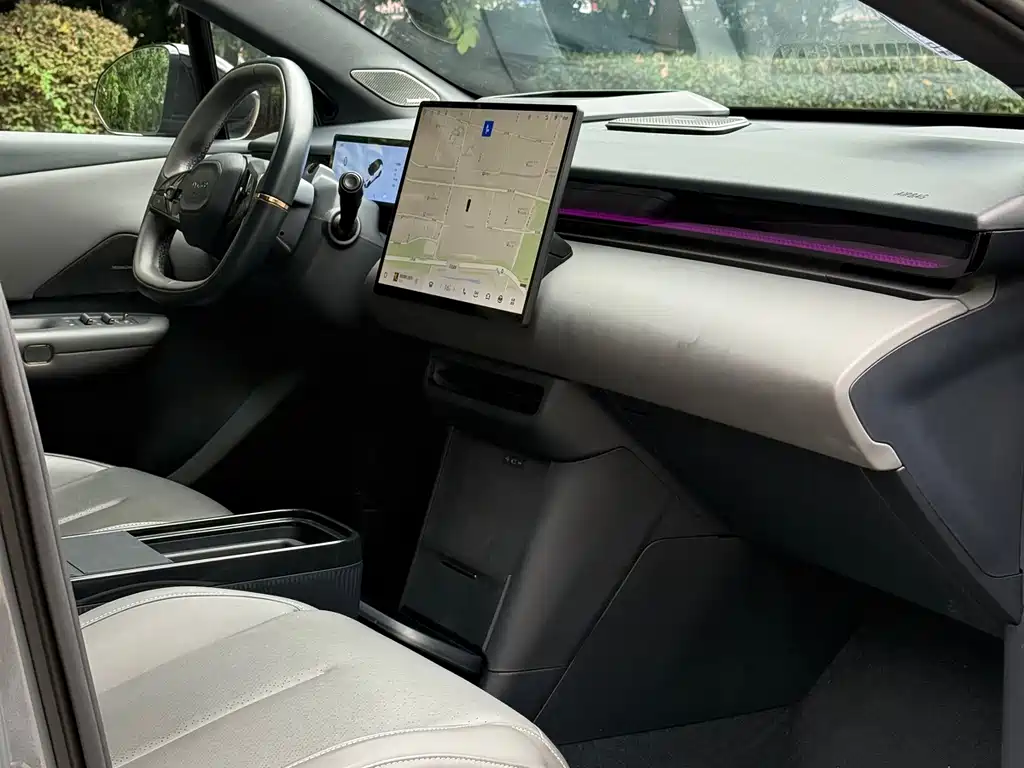 Lynk & Co Z20 — миниатюра 6