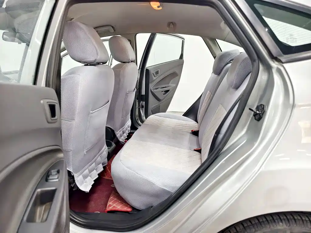 Ford Fiesta 2013 1.5L MT