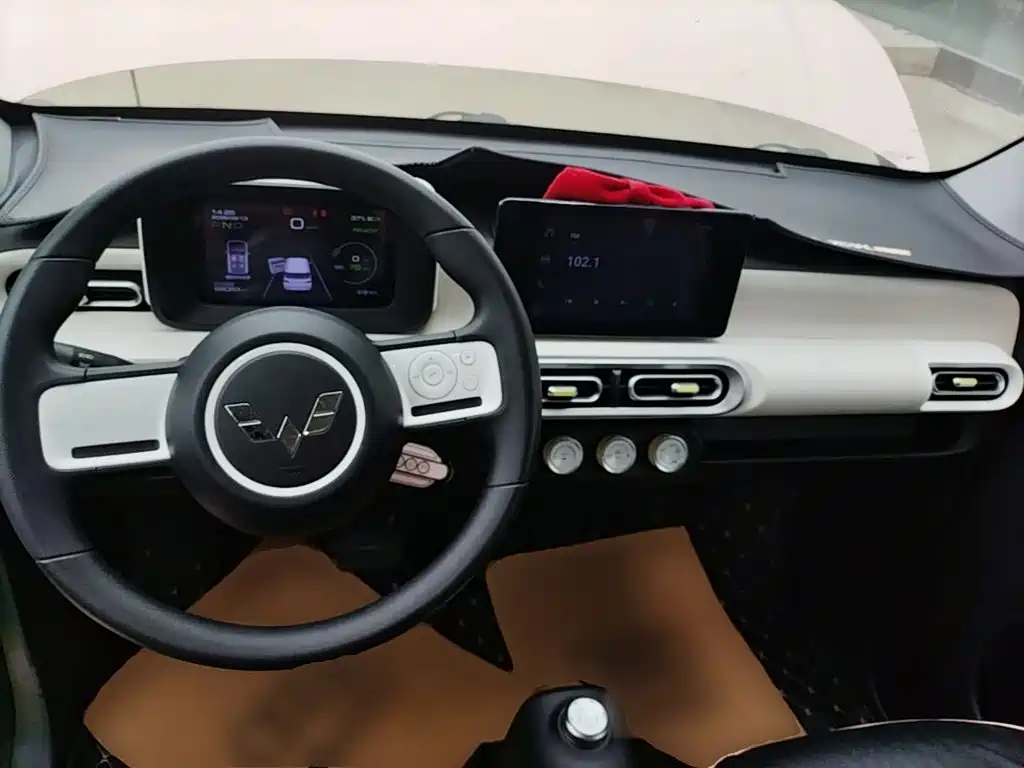 Wuling MINIEV — миниатюра 10