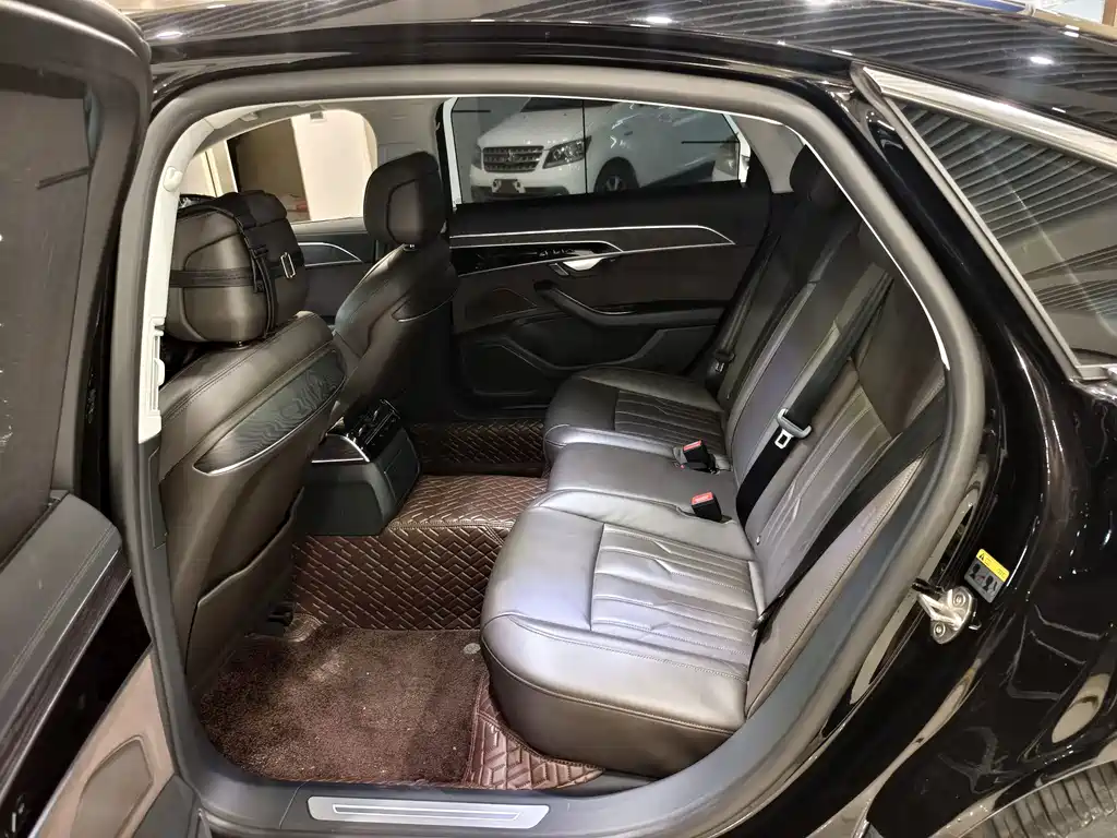 Audi A8 — миниатюра 7